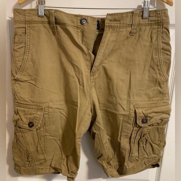 ‘American Eagle’ Cargo Shorts (sz 32) - Picture 1 of 4